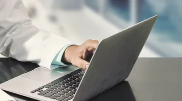 خبراء لـ “الشرق”: تخصصات دراسات جامعية جديدة تبرز في سوق العمل