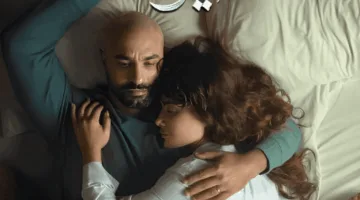 كريم فهمي يظهر بإطلالة جديدة في ملصق مسلسل «220 يوم»