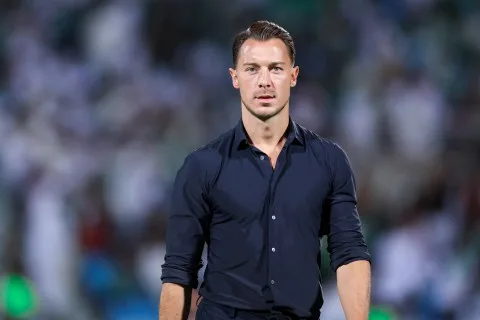 يايسله يفاجئ نادي أهلي جدة.. وتشافي يدخل حالة الطوارئ يايسله يفاجئ نادي أهلي جدة.. وتشافي يدخل حالة الطوارئ