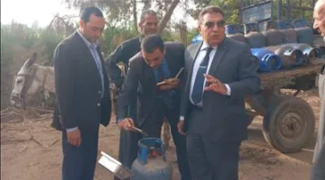 محافظ الدقهلية يقوم بزيارة مفاجئة لسيارات تعبئة أنابيب الغاز في قري دكرنس للتأكد من دقة الأوزان