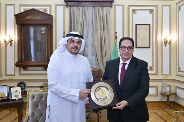 عبد الصادق: جامعة القاهرة تسخر جميع مواردها لدعم طلاب الكويت الشقيقة عبد الصادق: جامعة القاهرة تسخر جميع مواردها لدعم طلاب الكويت الشقيقة