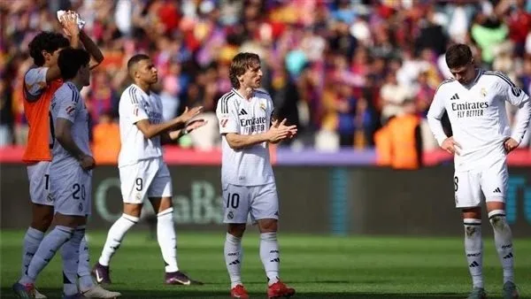 تشافي ألونسو يخوض أول مباراة رسمية مع ريال مدريد أمام الهلال السعودي تشافي ألونسو يخوض أول مباراة رسمية مع ريال مدريد أمام الهلال السعودي