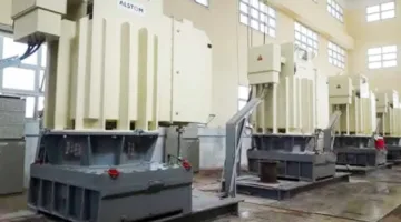 وزير الموارد المائية يراقب حالة محطات رفع المياه وجهود هيئة الميكانيكا والكهرباء