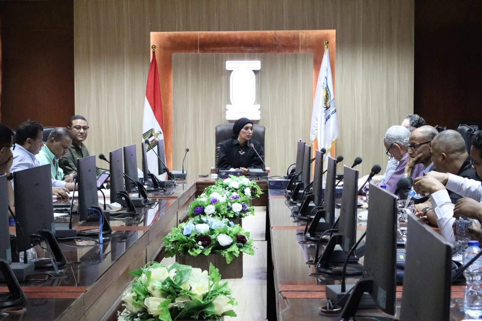 رئيسة جامعة الأقصر تعقد اجتماعًا لمراجعة مشروعات البناء والتطوير رئيسة جامعة الأقصر تعقد اجتماعًا لمراجعة مشروعات البناء والتطوير