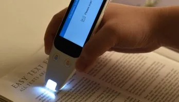 قلم ذكي يقرأ ويجيب… ابتكار حديث يثير الارتباك في لجان الامتحانات!