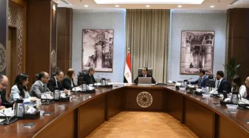 “مدبولي” يستعرض مراحل تنفيذ برنامج الطروحات الحكومية في مجال الاتصالات وتكنولوجيا المعلومات