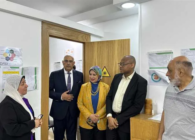 أثنت على مستوى الخدمات.. وفود دولية رفيعة تراجع نظام التأمين الصحي الشامل في مدن القناة أثنت على مستوى الخدمات.. وفود دولية رفيعة تراجع نظام التأمين الصحي الشامل في مدن القناة