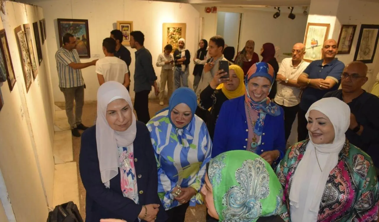 الهيئة العامة لقصور الثقافة تفتتح معرض تجربة فردية في المنيا ضمن مشروع المعارض المتنقلة الهيئة العامة لقصور الثقافة تفتتح معرض تجربة فردية في المنيا ضمن مشروع المعارض المتنقلة