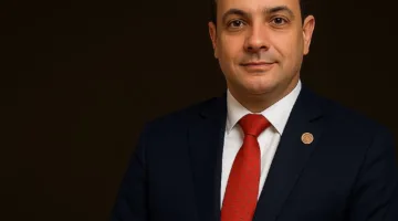 خبير: التوتر العسكري بين إسرائيل وإيران يُشير إلى احتمالية اندلاع صراع إقليمي واسع النطاق.