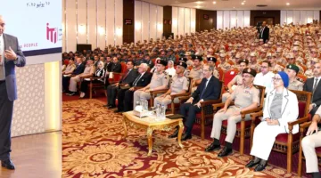 القوات المسلحة بالتعاون مع وزارة الاتصالات تعقد اجتماعاً لتعريف المجندين بمبادرة التدريب في التكنولوجيا.