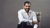 نحلة تقتل الملياردير الهندي سانجاي كابور.. ما هي التفاصيل؟