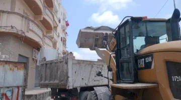 استجابة لشكاوى المواطنين.. شرطة الإسكندرية تبدأ حملة لجمع النفايات في العامرية.