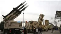 إيران: أنظمة الدفاع الجوي تعترض هجمات الطائرات المسيرة الإسرائيلية بالقرب من مرافق حيوية.