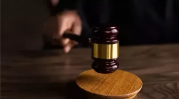 غدًا.. إصدار الحكم على المتهمين بقتل فتاة ودفنها في حقيبة سفر