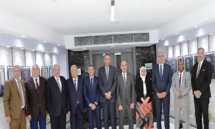 محافظ أسوان يُوقع اتفاقية تعاون مع البنك الزراعي لاستكمال مشروع استبدال سيارات الكبود محافظ أسوان يُوقع اتفاقية تعاون مع البنك الزراعي لاستكمال مشروع استبدال سيارات الكبود