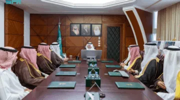 أمير المنطقة الشرقية يستعرض المشاريع الفائزة في مسابقة تحسين مداخل مدينة الدمام