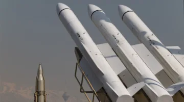 مسؤول إيراني: إذا هاجمت إسرائيل المناطق السكنية، فلن توجد مناطق آمنة فيها.