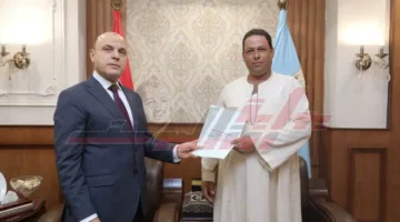 توزيع 15 عقد تصويب ملكية أراضي الدولة للمستفيدين من المواطنين
