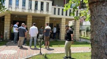 شاهد الفيديو: عراقيون في جورجيا يوجهون نداء للحكومة العراقية (ما هو ذنبنا)؟
