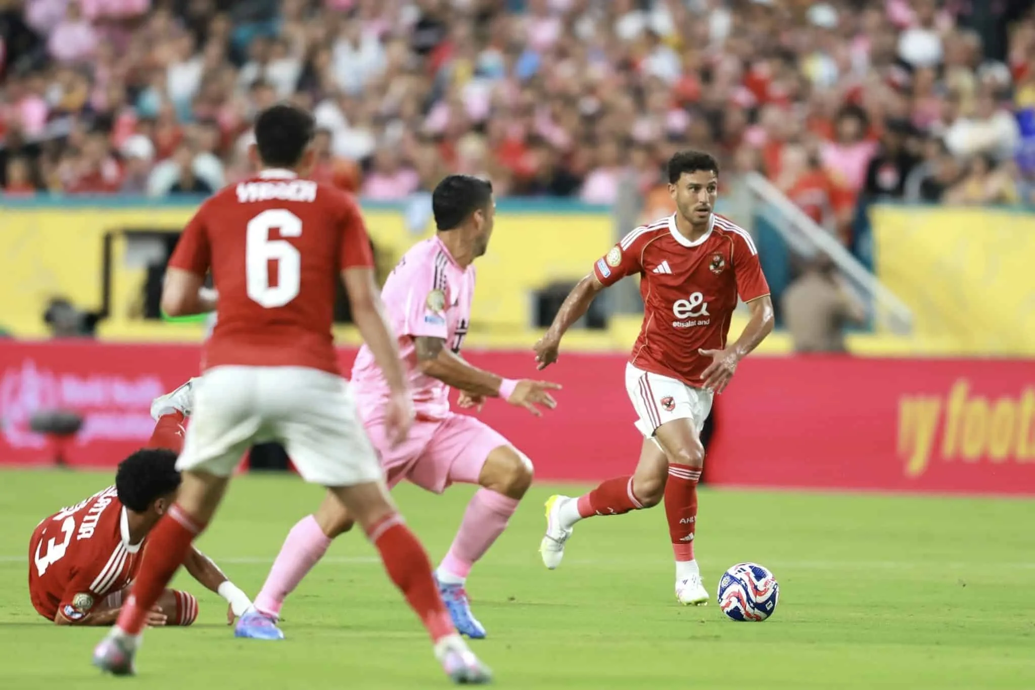 ”الحاوي” يتيح للأهلي فرصة استقطاب المهاجم خلال الصيف ”الحاوي” يتيح للأهلي فرصة استقطاب المهاجم خلال الصيف