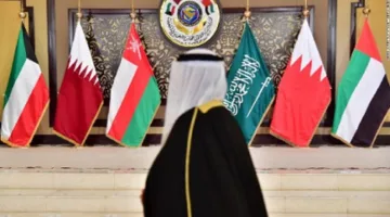 الاجتماع الوزاري الخليجي يحذر من أن الهجوم الإسرائيلي على إيران يثير سيناريوهات مقلقة ويدعو إلى التهدئة ووقف الأعمال العسكرية.