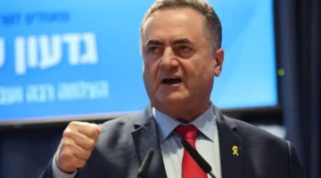 وزير الدفاع الإسرائيلي يوجه تحذيراً شديداً للمرشد الإيراني