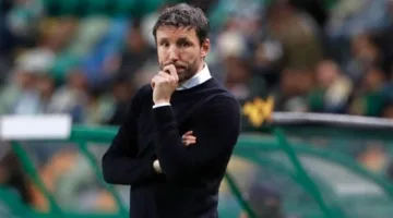 تقارير: الهولندي فان بوميل يتفاوض لتولي تدريب بارما في الدوري الإيطالي