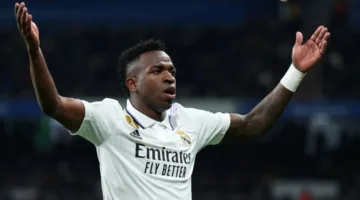 حبس أربعة من مشجعي أتلتيكو مدريد بسبب حادثة فينيسيوس