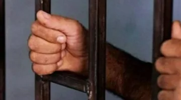 حبس مفتش مالي وإداري بمجلس مدينة إبشواي بالفيوم لمدة 4 أيام بتهمة التشهير