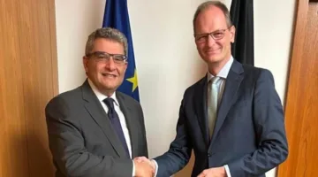 سفير مصر في برلين يجتمع مع رئيس وزراء ولاية ساكسونيا-أنهالت