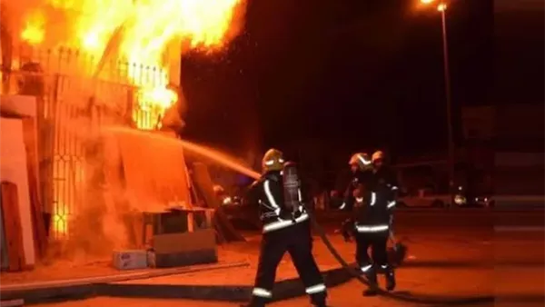 النيابة تحقق مع مالك المطعم الذي اندلعت فيه نار أدت لوفاة شخص في النزهة النيابة تحقق مع مالك المطعم الذي اندلعت فيه نار أدت لوفاة شخص في النزهة
