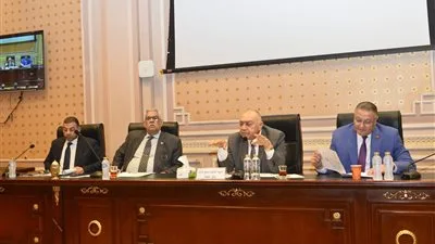 لجنة النقل في البرلمان تناقش طلبات إحاطة حول مجالي الطرق والسكك الحديدية.. وقرقر يطالب بالإسراع في تنفيذ التوصيات لجنة النقل في البرلمان تناقش طلبات إحاطة حول مجالي الطرق والسكك الحديدية.. وقرقر يطالب بالإسراع في تنفيذ التوصيات