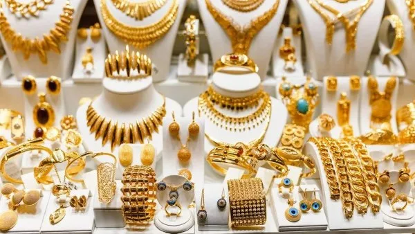 انخفاض بقيمة 800 جنيه في ساعات… الذهب يتراجع وعيار 21 يشكل مفاجأة.