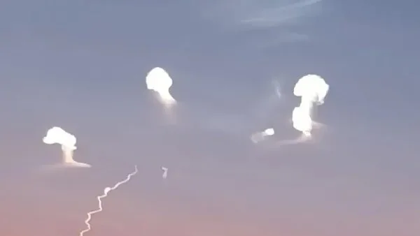 ظهور سحب مضيئة في السماء: توضيحات خبير في البيئة والمناخ ظهور سحب مضيئة في السماء: توضيحات خبير في البيئة والمناخ