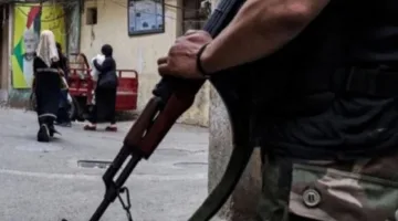 مسؤول فلسطيني يعلن تأجيل عملية نزع السلاح من مخيمات اللاجئين في لبنان