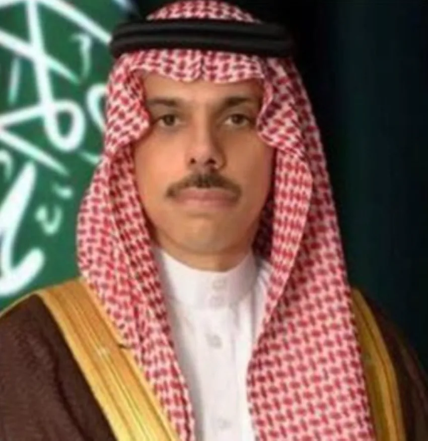 فيصل بن فرحان يتلقى مكالمة هاتفية من نظيره الفرنسي.