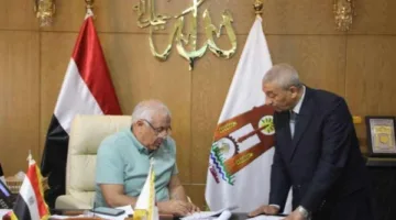 أخبار الوادي الجديد: المحافظ يعلن نتيجة الشهادة الإعدادية بنجاح 90.1 ٪ ويكشف عن قائمة الأوائل