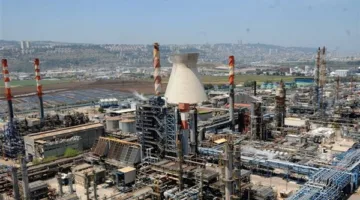 بعد اغتيال 3 من موظفيها.. أكبر مصفاة نفط في إسرائيل تُعلن عن تعليق عملياتها