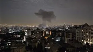 التقارير الإيرانية: الدفاعات الجوية تتعامل مع أهداف معادية فوق العاصمة طهران