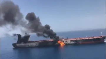 نيران تندلع في ثلاث ناقلات نفط ضمن مياه بحر عمان قبيل وصولها إلى مضيق هرمز