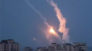 إطلاق مجموعة جديدة من الصواريخ الإيرانية نحو تل أبيب.. صافرات الإنذار ت响 في القدس ومطار بن غوريون