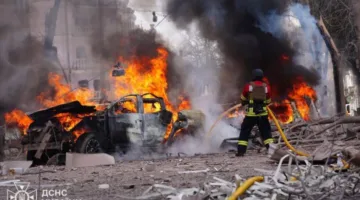 مقتل 14 شخصًا، من بينهم مواطن أمريكي، وإصابة 50 آخرين جراء قصف روسي عنيف على عدة مناطق في العاصمة الأوكرانية كييف.