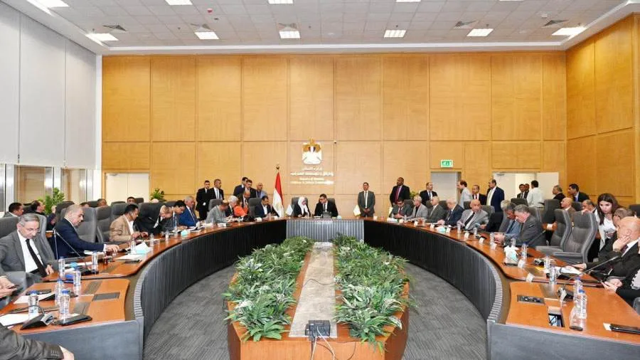 وزير الإسكان يجتمع بشكل دوري مع مجموعة من أعضاء مجلسي “النواب والشيوخ” وزير الإسكان يجتمع بشكل دوري مع مجموعة من أعضاء مجلسي “النواب والشيوخ”