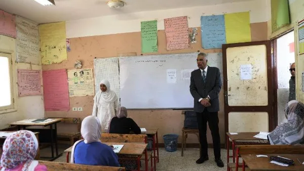 8938 طالباً وطالبة يختبرون اللغة الأجنبية الثانية في ثانوية أسوان 8938 طالباً وطالبة يختبرون اللغة الأجنبية الثانية في ثانوية أسوان