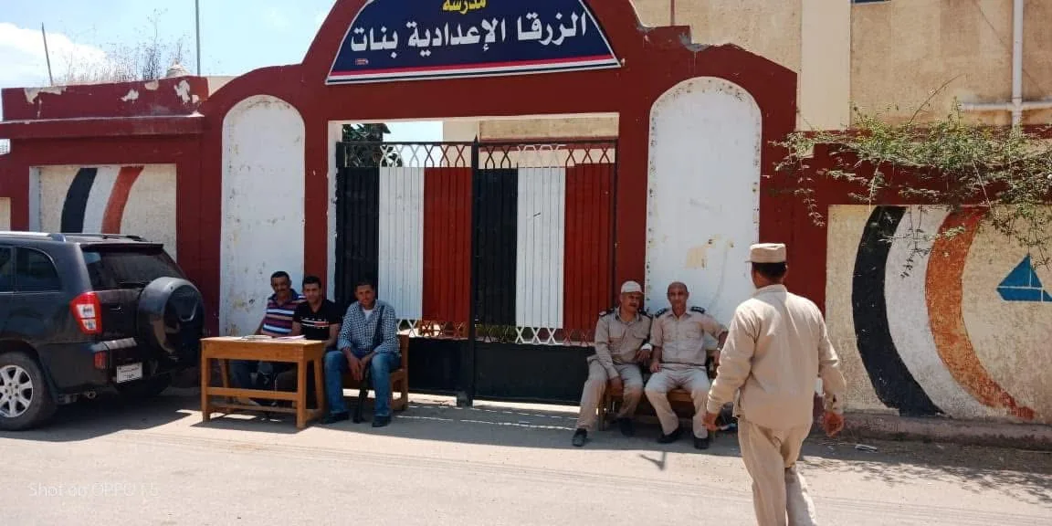 تعزيز الأمان وإقامة حواجز حديدية ضد الغش في لجان الثانوية العامة بدمياط تعزيز الأمان وإقامة حواجز حديدية ضد الغش في لجان الثانوية العامة بدمياط