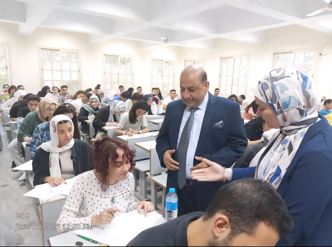 نائب رئيس جامعة القاهرة يؤكد على ضرورة التزام ورقة الامتحانات بالمعايير المحددة نائب رئيس جامعة القاهرة يؤكد على ضرورة التزام ورقة الامتحانات بالمعايير المحددة