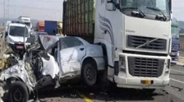 بذكر الأسماء… مقتل 3 عمال وإصابة 15 آخرين جراء حادث تصادم في البحيرة