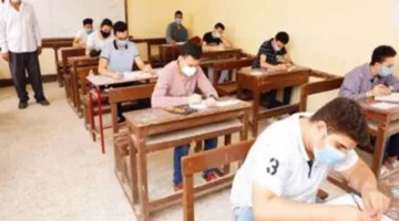 طلاب يبدؤون مغادرة لجان امتحانات اللغة الأجنبية الثانية