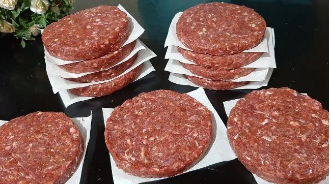 خطوات سهلة لتحضير البرجر منزلياً خطوات سهلة لتحضير البرجر منزلياً