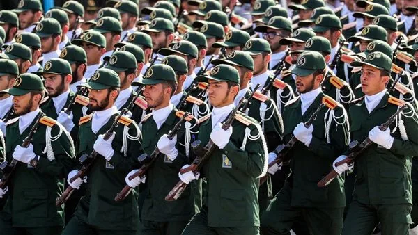 الحرس الثوري الإيراني: القوة الجوية بدأت مرحلة جديدة من الهجمات الصاروخية على إسرائيل الحرس الثوري الإيراني: القوة الجوية بدأت مرحلة جديدة من الهجمات الصاروخية على إسرائيل